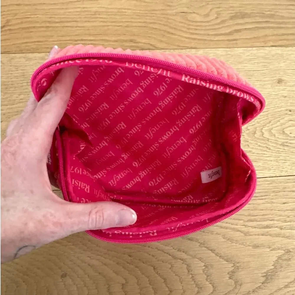 Benefit - Bundle of Cosmetics and Make Up Bag in Pink